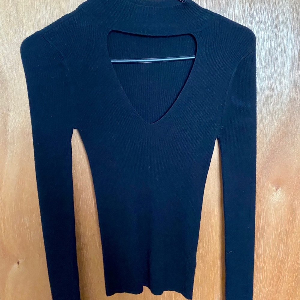 Black long sleeve keyhole turtle neck sweater